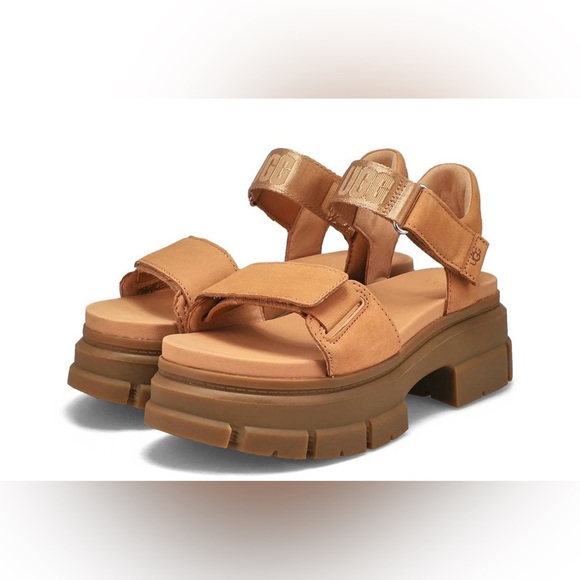 UGG Ashton Toast Platform Sandals - Size 9 - Brand New in Box - Picture 1 of 16